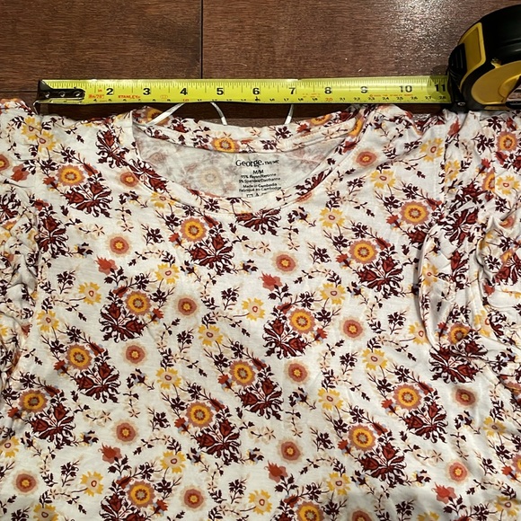 Frill shoulder floral tank top - Picture 7 of 7